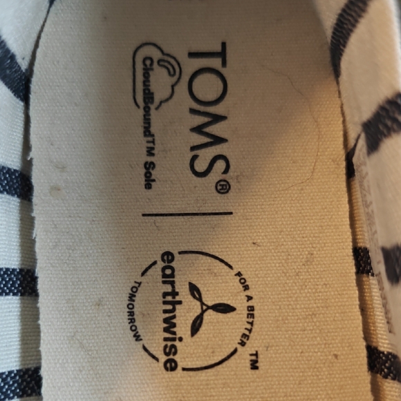 TOMS Women's 9 in Forest Green - Picture 3 of 8